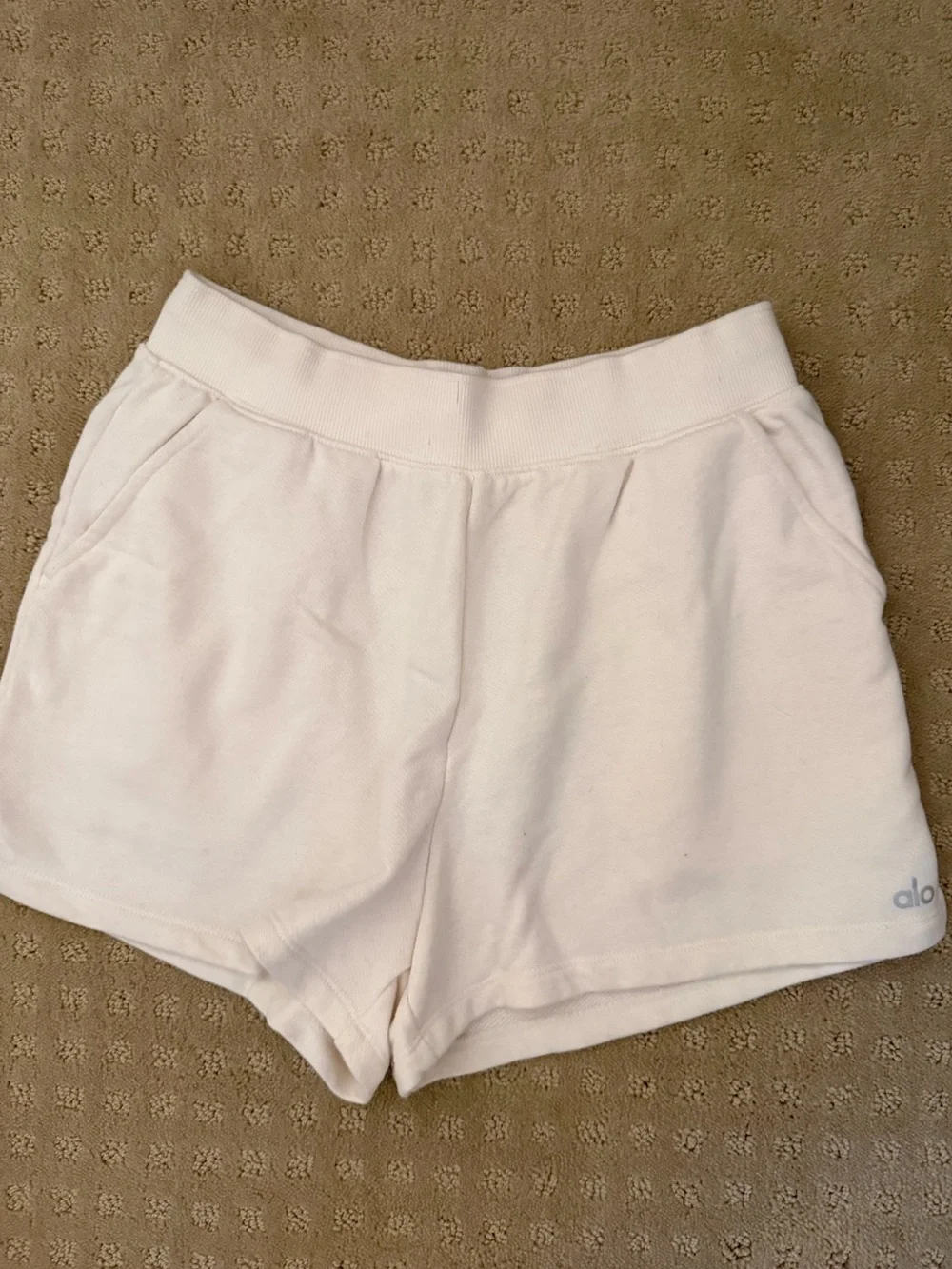 ALO Low Key Sweat Short - Ivory